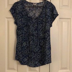 Blue short sleeve vneck t shirt
